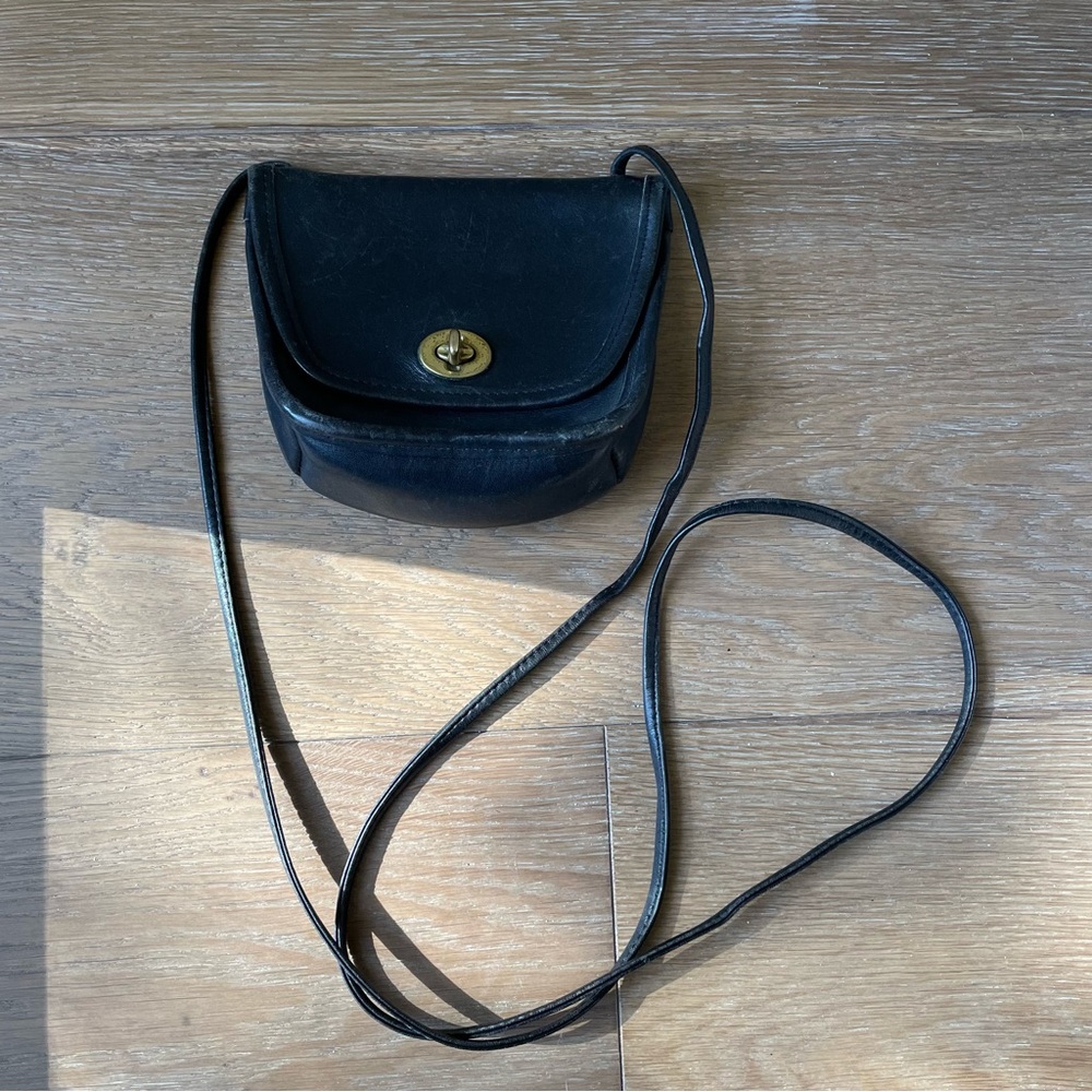 ***BUNDLE FOR @aerikaflores DO NOT BUY*** Vintage Coach Everett Crossbody